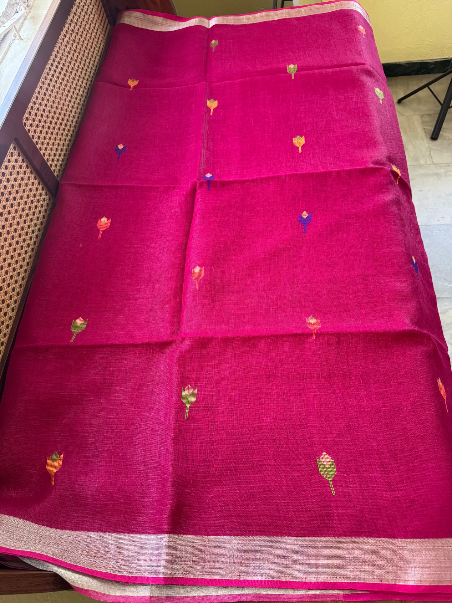 Handloom Linen Jamdani  Saree - Pink
